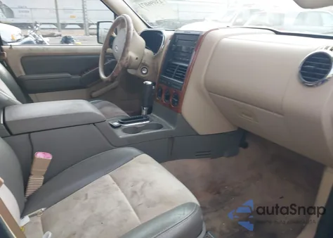 2006 Ford Explorer Eddie Bauer из США, поврежденный, VIN 1FMEU64E76UA76010